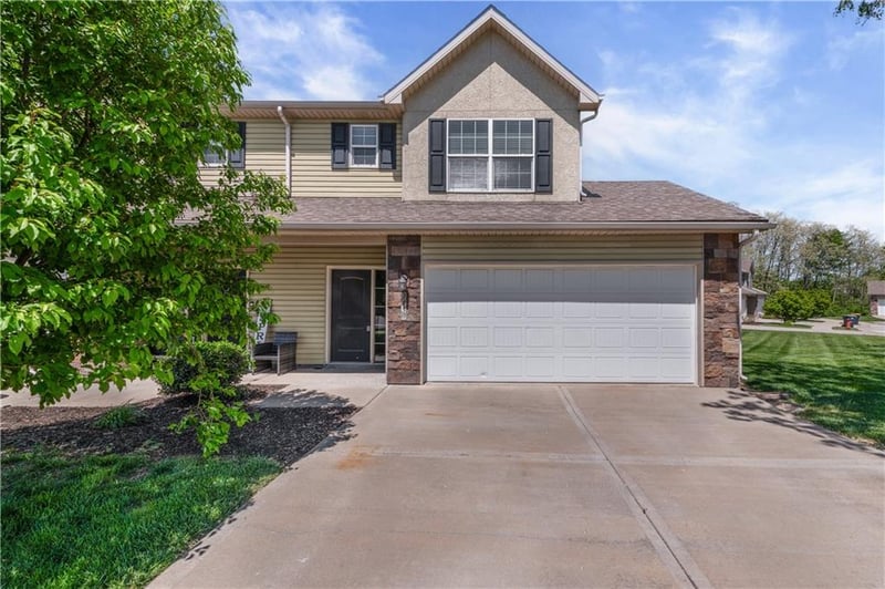 3850 94th St, Kansas City, MO 64154