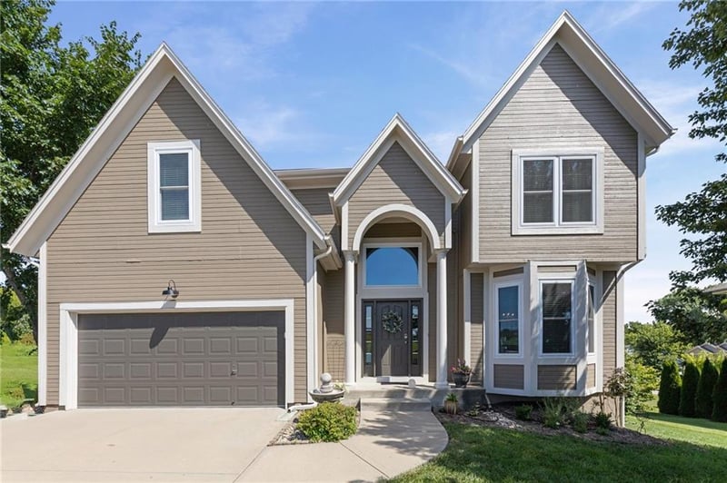 11106 Augusta Dr, Kansas City, KS 66109