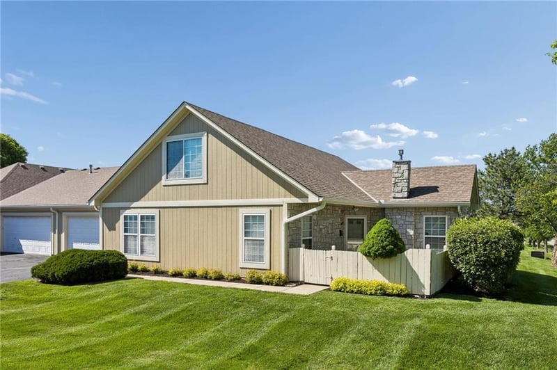 11316 Pflumm Rd, Olathe, KS 66215
