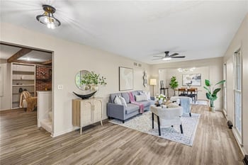 4811 Waukomis Dr, Kansas City, MO 64151