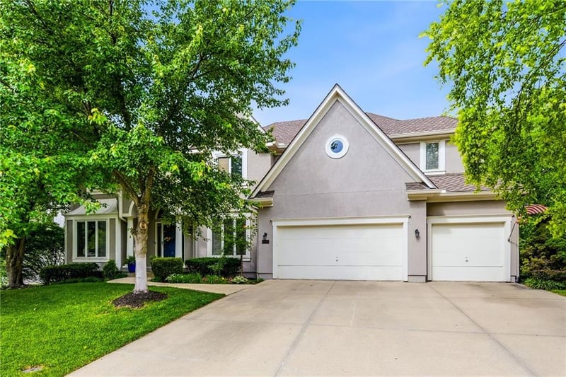 12716 Carter St, Overland Park, KS 66213