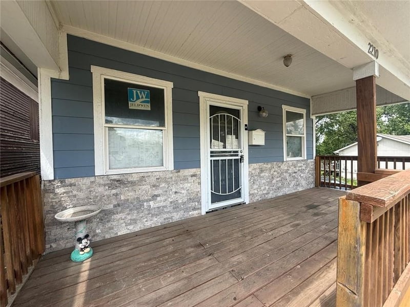 2210 Cleveland Ave, Kansas City, MO 64127