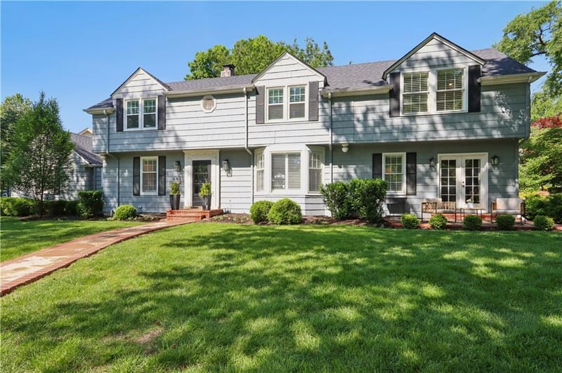 6920 Edgevale Rd, Kansas City, MO 64113