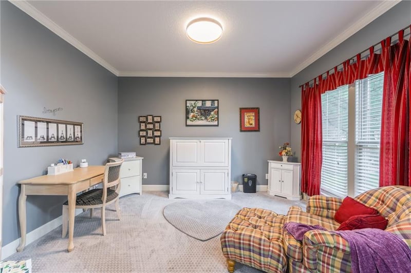9623 Crescent Ct, Kansas City, MO 64157