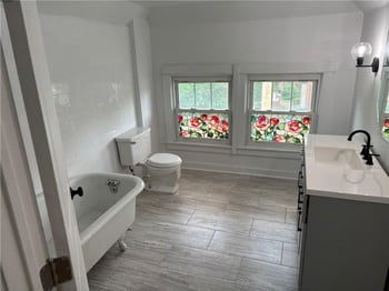 907 W 32nd St, Kansas City, MO 64111