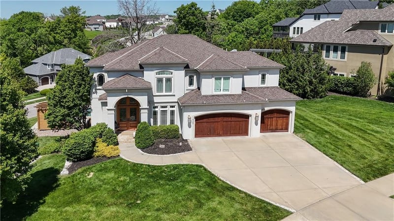 4140 N Redbud Ln, Riverside, MO 64150