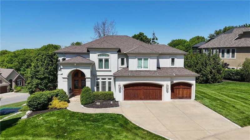 4140 N Redbud Ln, Riverside, MO 64150