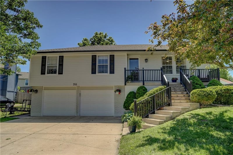 701 SW Nelson Dr, Grain Valley, MO 64029