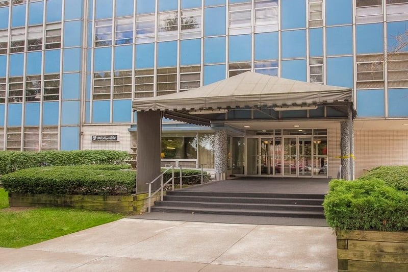 333 W Meyer Blvd #208, Kansas City, MO 64113