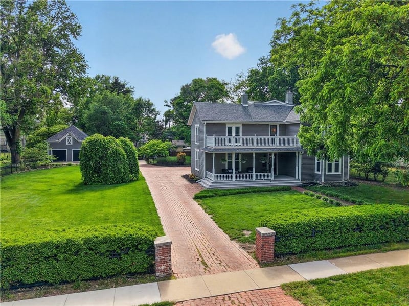 508 Douglas St, Lee's Summit, MO 64063