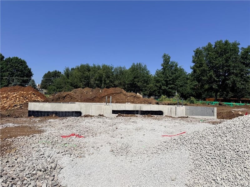 12172 Emerald St, Olathe, KS 66061