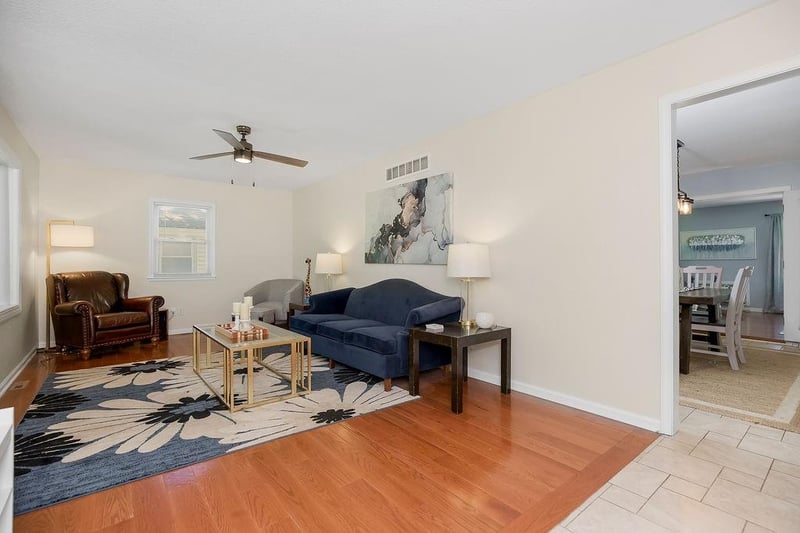 6706 Bellefontaine Ave, Gladstone, MO 64119