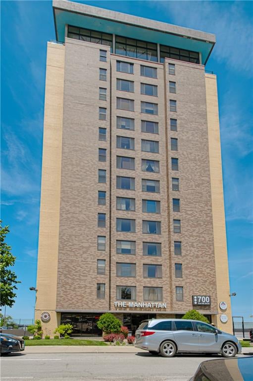 700 8th St #7G, Kansas City, MO 64106