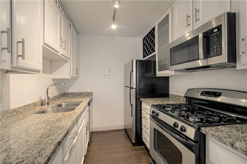 700 8th St #7G, Kansas City, MO 64106