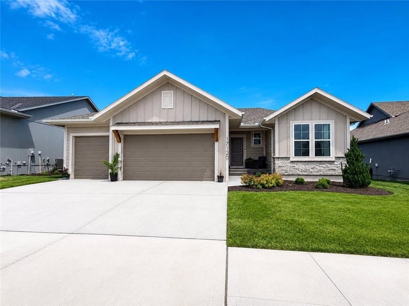17120 168th Pl, Olathe, KS 66062