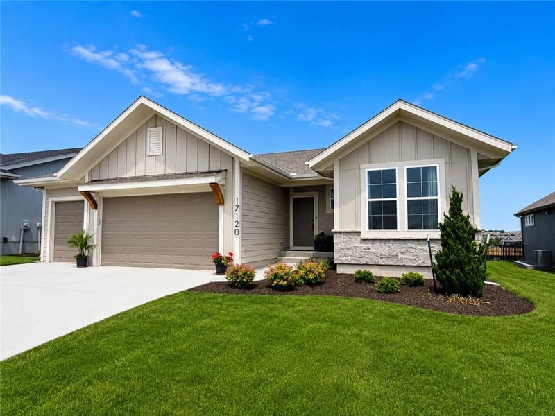 17120 168th Pl, Olathe, KS 66062