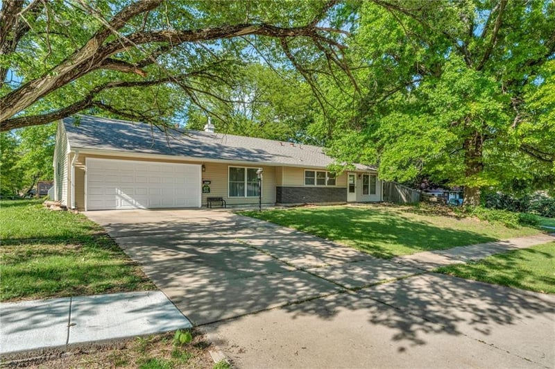 4212 SW 28th Ter, Topeka, KS 66614