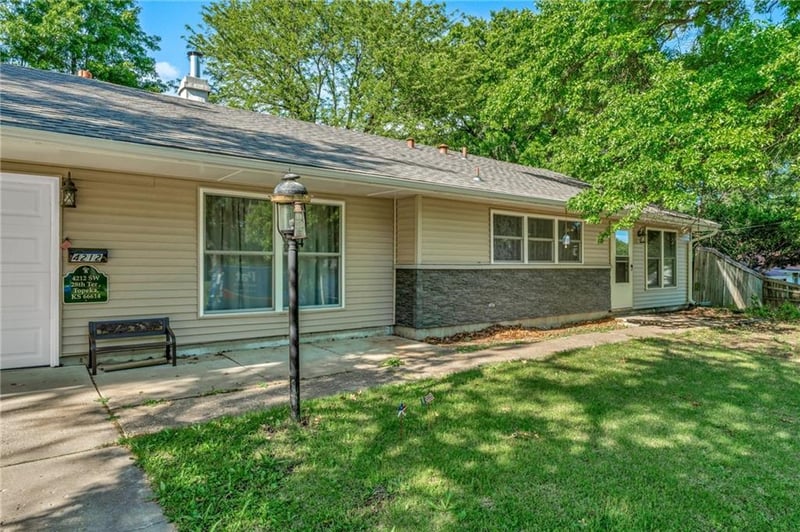 4212 SW 28th Ter, Topeka, KS 66614