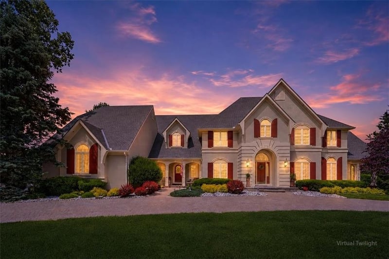 1821 Saunders Rd, Blue Springs, MO 64015