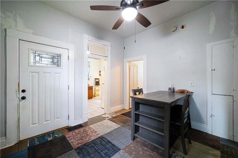 2405 Faraon St, St Joseph, MO 64501