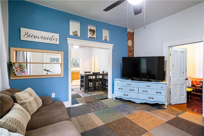 2405 Faraon St, St Joseph, MO 64501