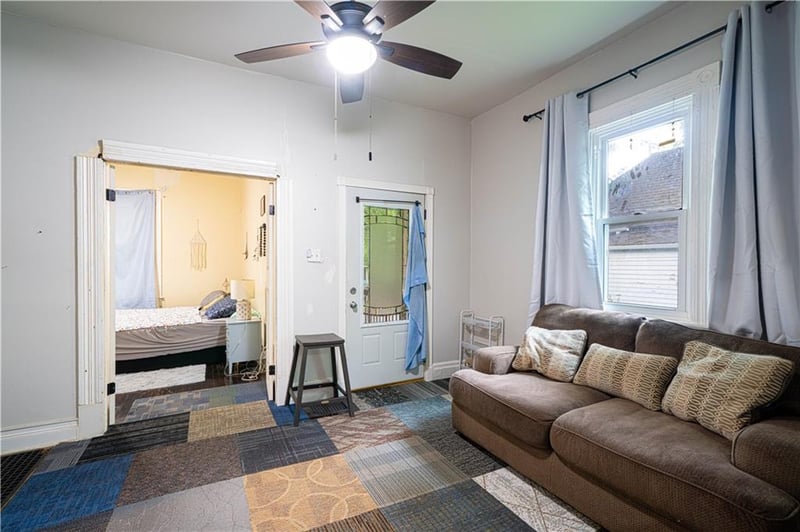 2405 Faraon St, St Joseph, MO 64501