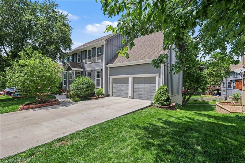 18730 115th Ter, Olathe, KS 66061