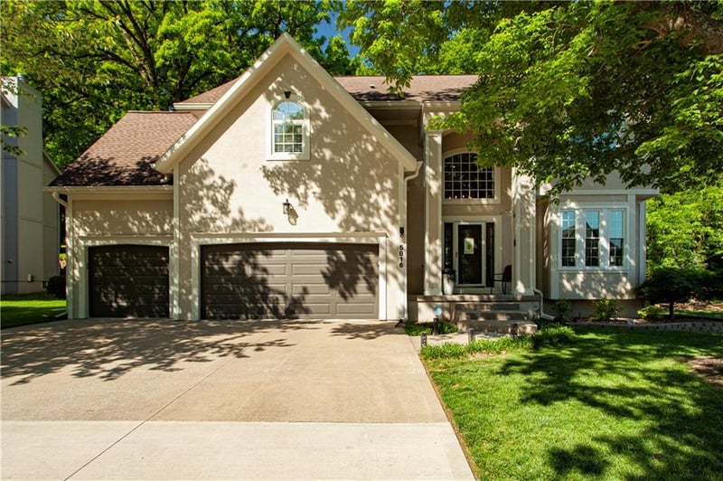 5816 Ruby Ct, Lee's Summit, MO 64064