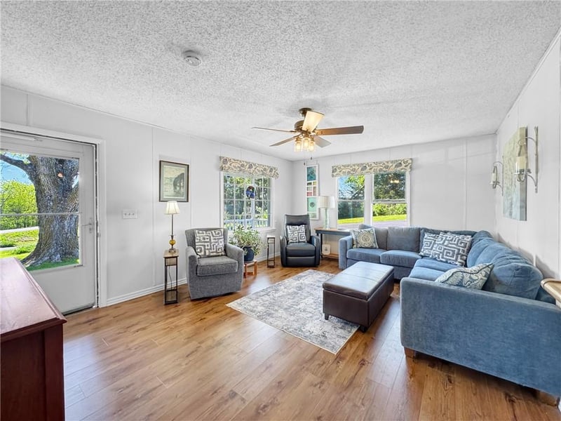 23080 Interurban Rd, Dearborn, MO 64439