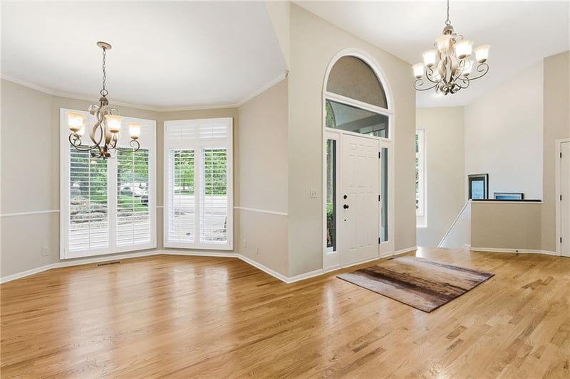 8414 Vista Cir, Parkville, MO 64152