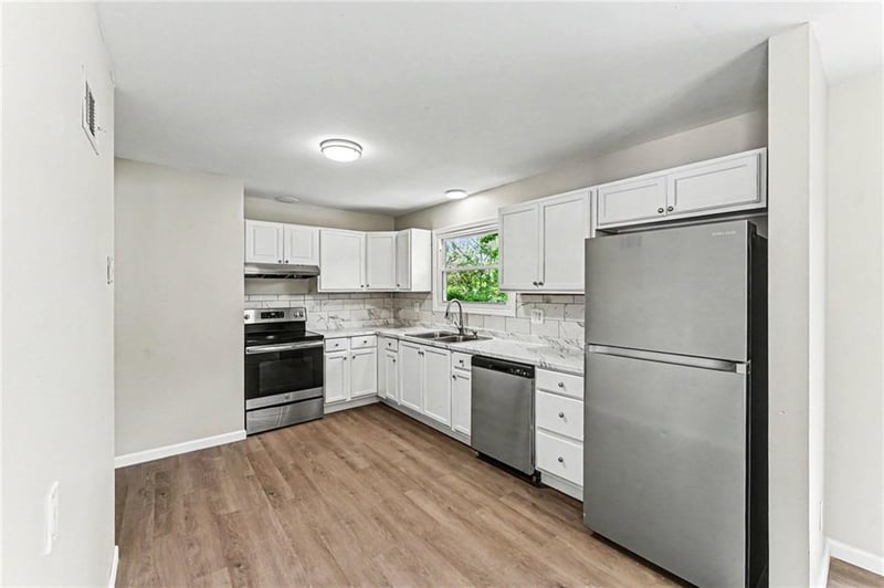 9309 E 82nd Ter, Raytown, MO 64138