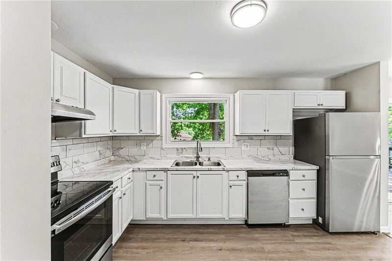 9309 E 82nd Ter, Raytown, MO 64138