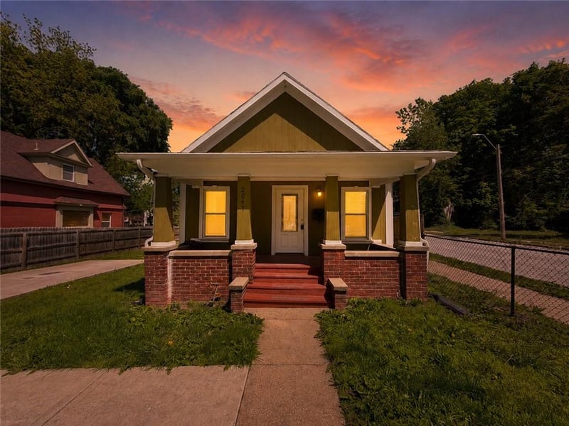 2947 Garfield Ave, Kansas City, MO 64109