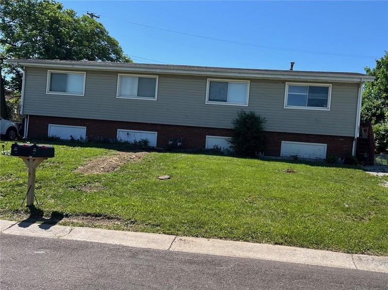5701 139 Ter, Grandview, MO 64030