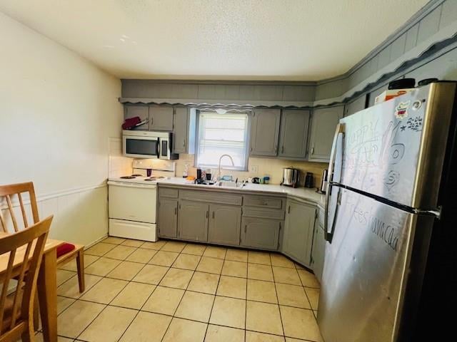 1926 High Grove Rd, Grandview, MO 64030