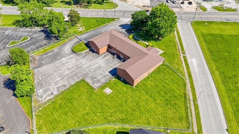 8540 Blue Ridge Blvd, Kansas City, MO 64138