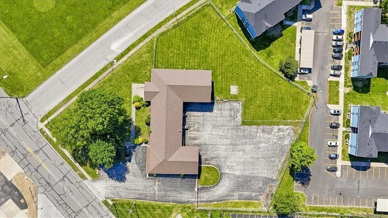 8540 Blue Ridge Blvd, Kansas City, MO 64138