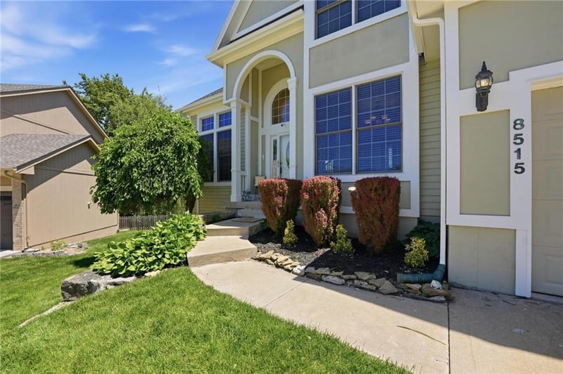 8515 N Chalmers Ave, Kansas City, MO 64153