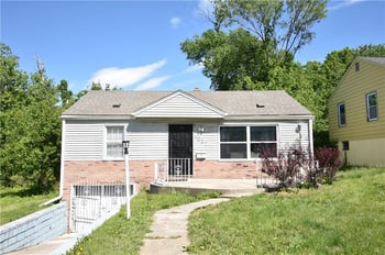 4027 Monroe Ave, Kansas City, MO 64130