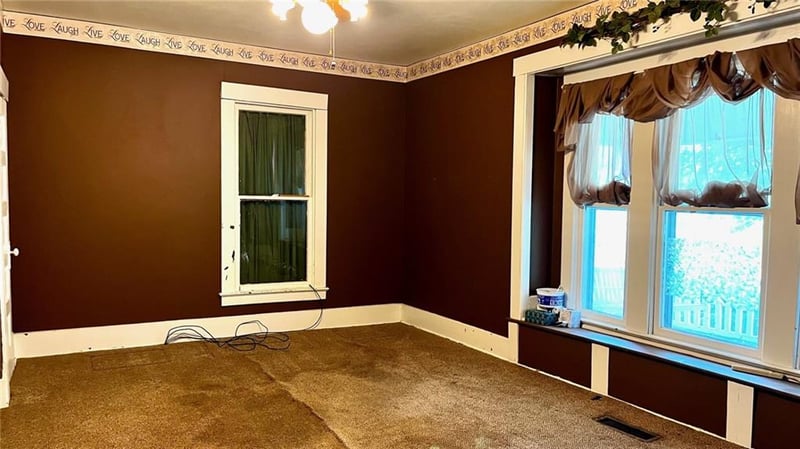 124 Locust St, Ottawa, KS 66067