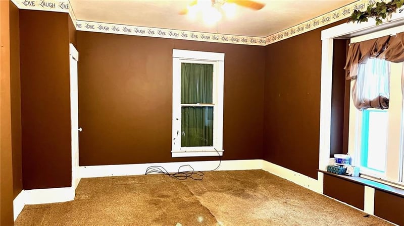 124 Locust St, Ottawa, KS 66067