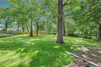 9715 Holmes Rd, Kansas City, MO 64131