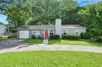 9715 Holmes Rd, Kansas City, MO 64131