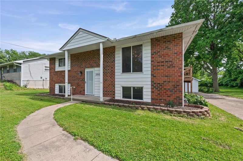 2903 56th Ter, Gladstone, MO 64119