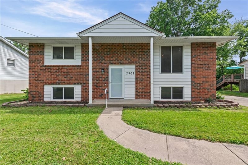 2903 56th Ter, Gladstone, MO 64119