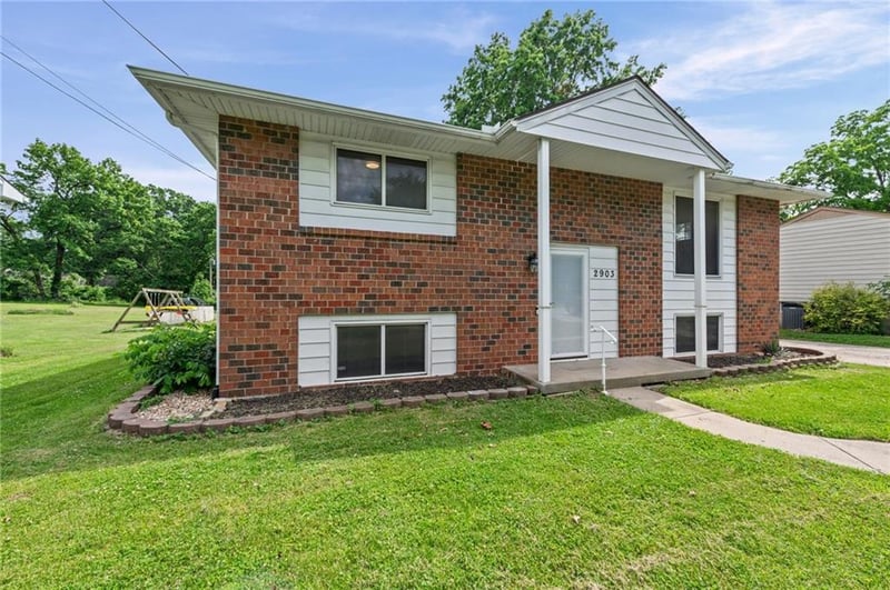 2903 56th Ter, Gladstone, MO 64119