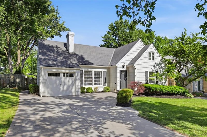 5427 Canterbury Rd, Fairway, KS 66205