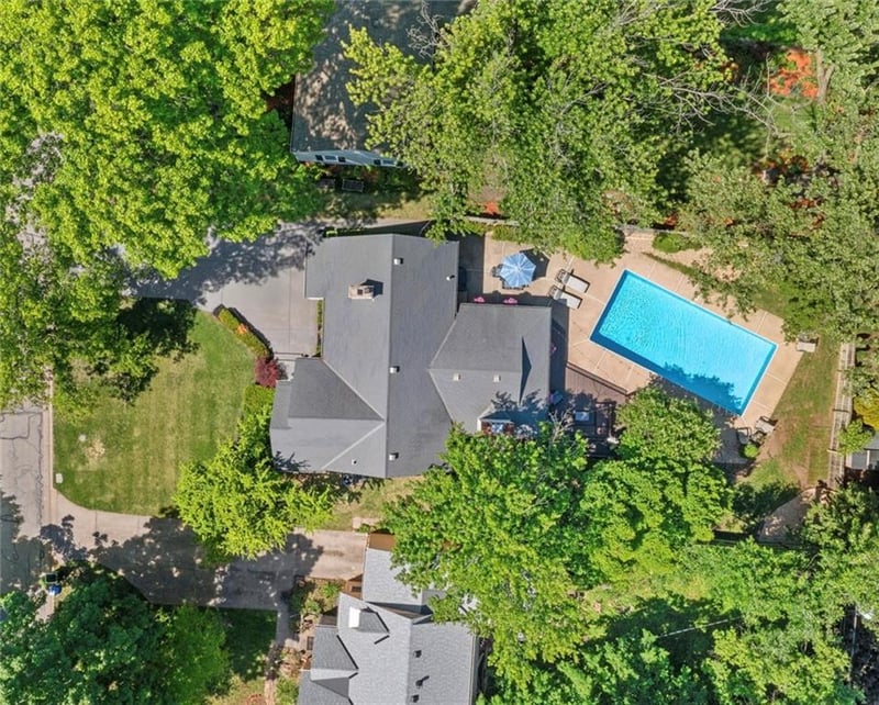 5427 Canterbury Rd, Fairway, KS 66205