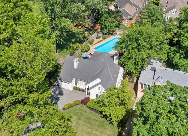 5427 Canterbury Rd, Fairway, KS 66205