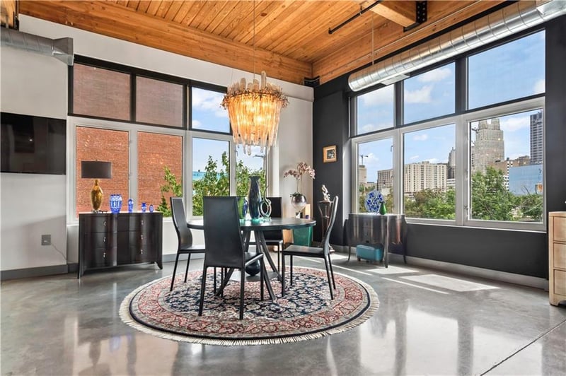 210 5th St #211, Kansas City, MO 64105